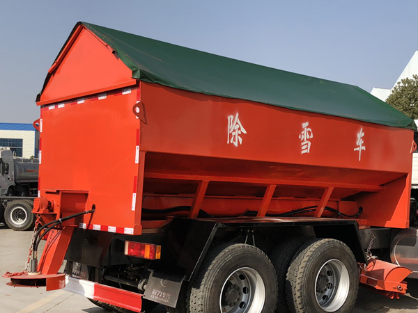 8方道路融雪机 洒盐除雪设备 高速公路撒布机