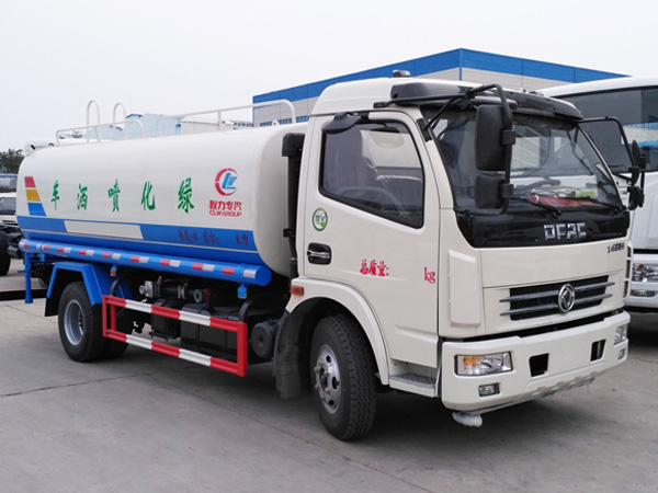 国五9立方多功能绿化喷洒洒水车