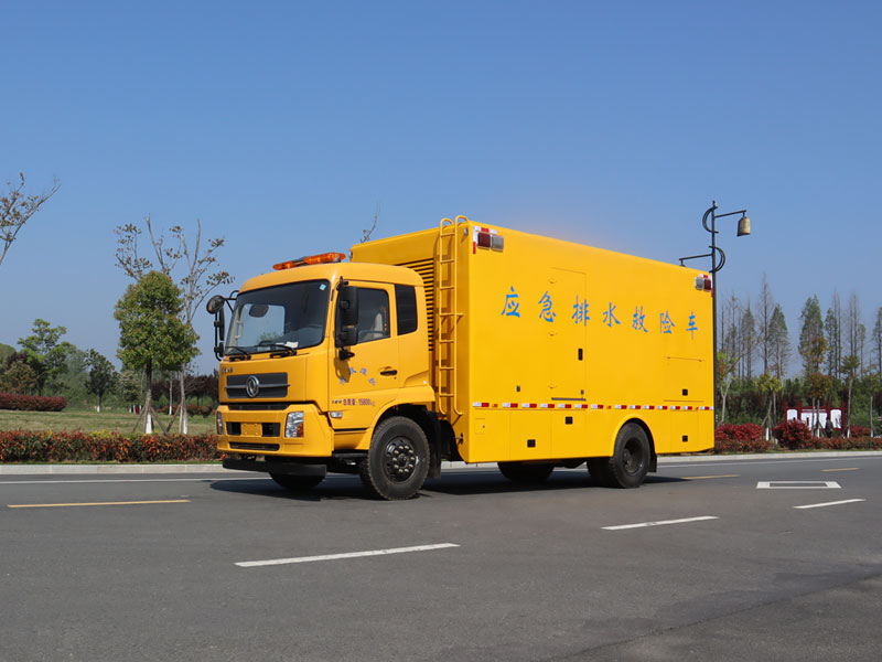 东风天锦排水车