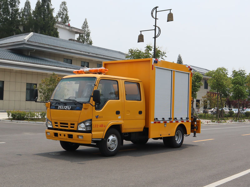 国六五十铃双排座带吊抢险车